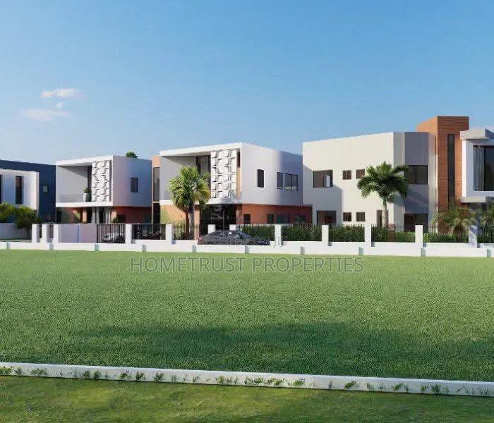 4bdrm Duplex in Sakumono for sale