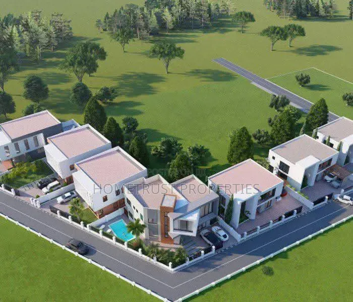 4bdrm Duplex in Sakumono for sale