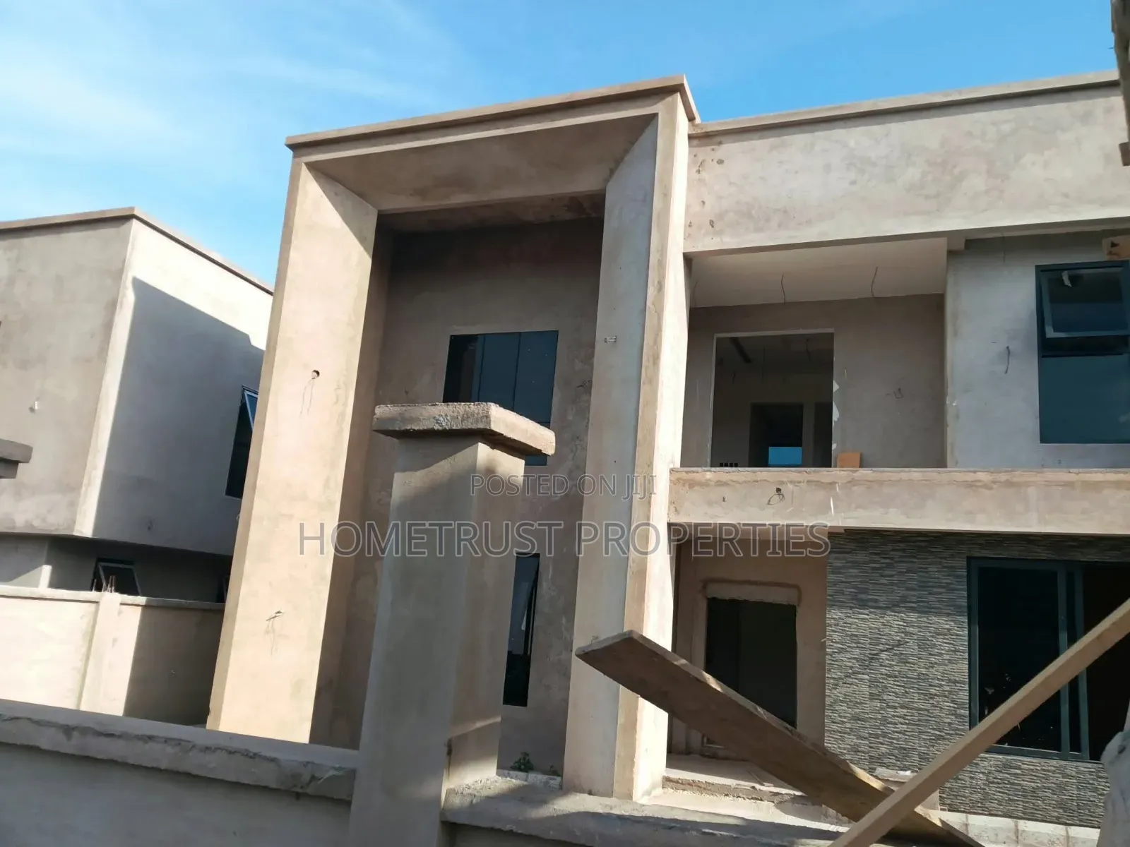 4bdrm Duplex in Sakumono for sale