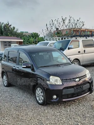 Toyota Sienta 2012 Brown