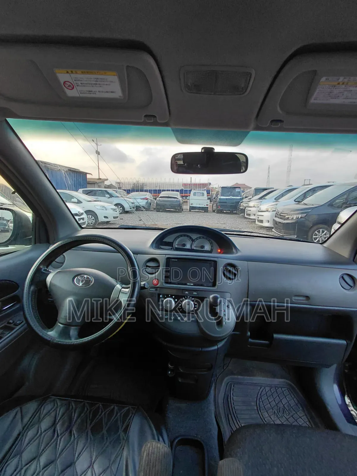 Toyota Sienta 2012 Brown