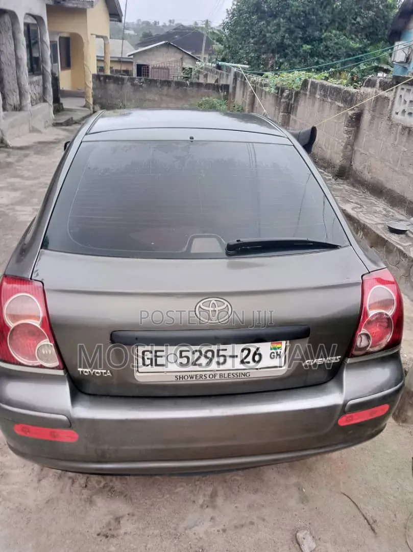 Toyota Avensis 2008 Gray