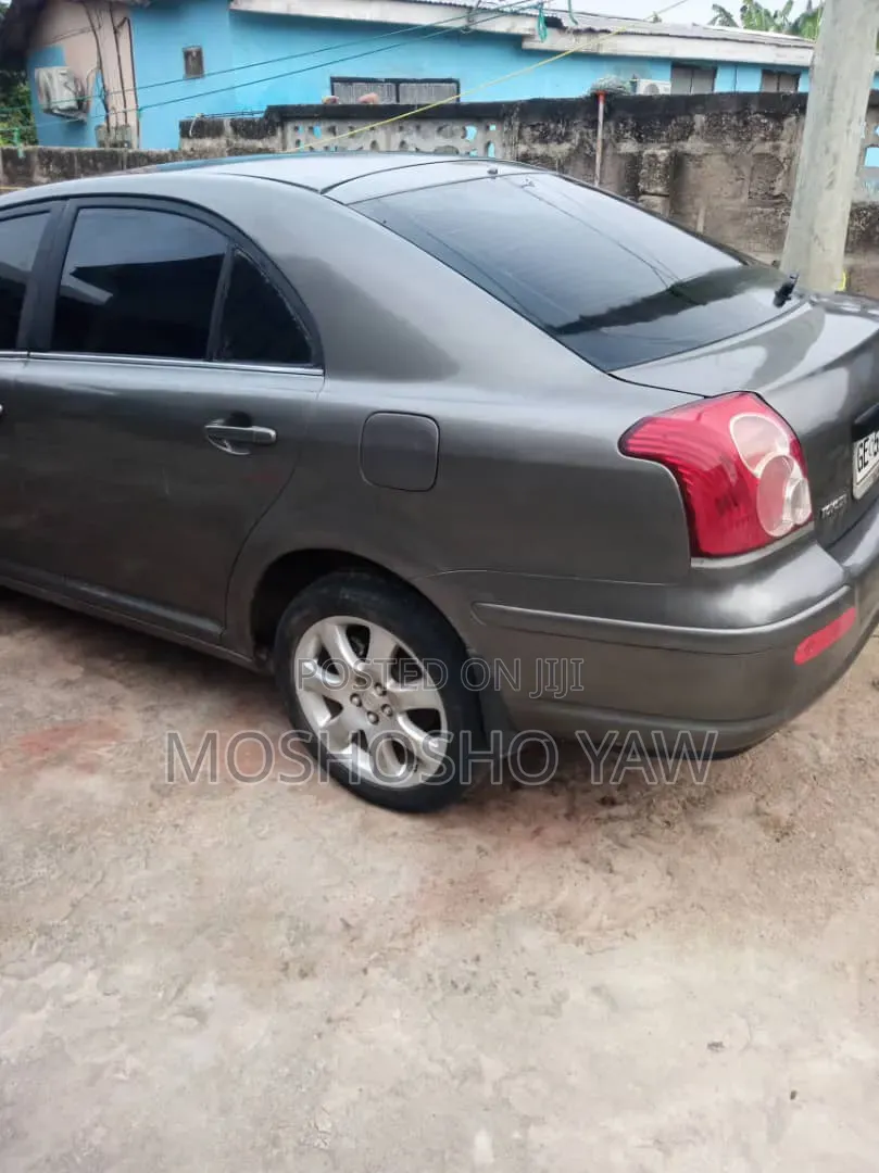 Toyota Avensis 2008 Gray