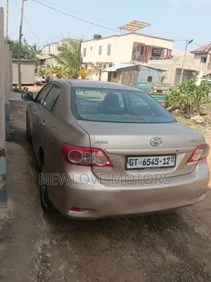 Toyota Corolla 2012 Brown