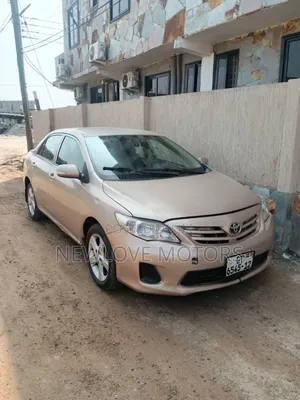 Toyota Corolla 2012 Brown
