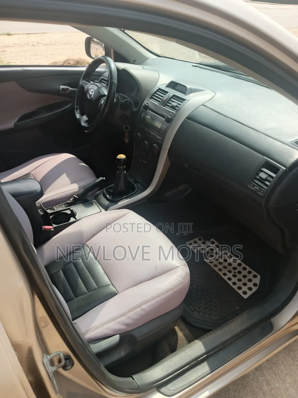 Toyota Corolla 2012 Brown