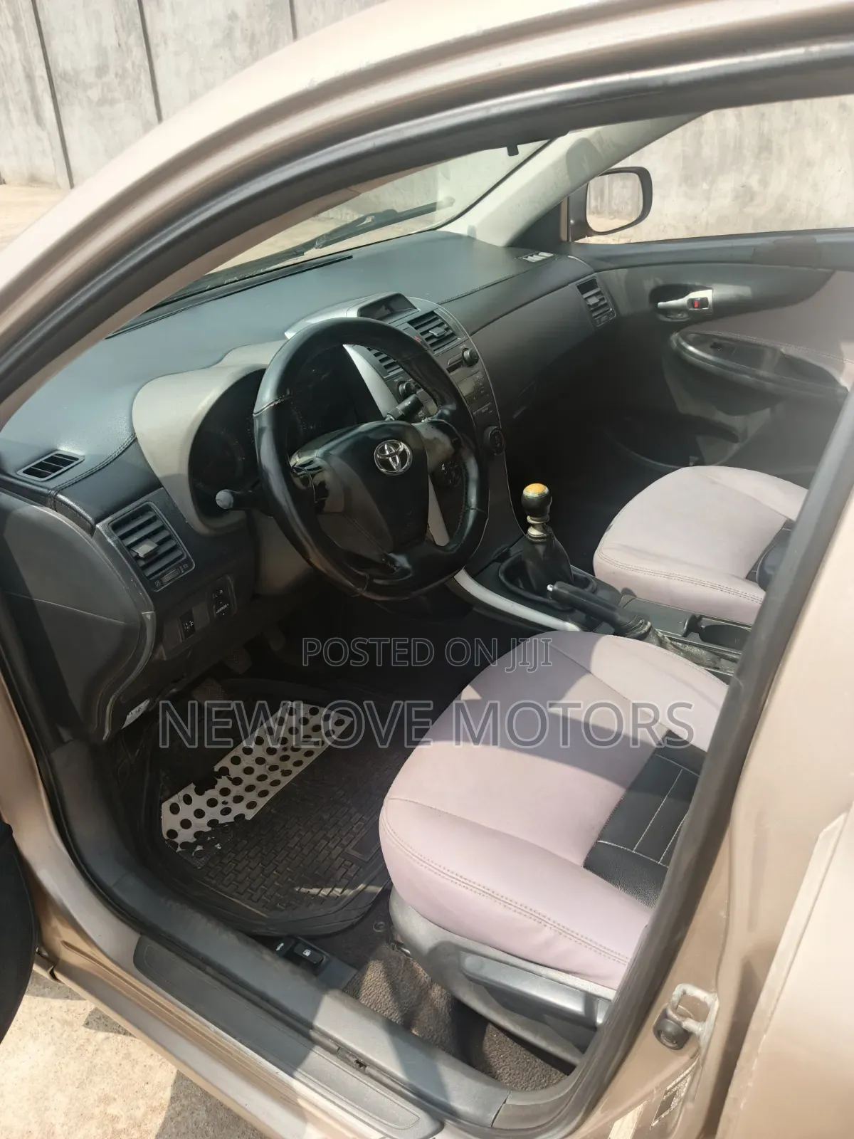 Toyota Corolla 2012 Brown