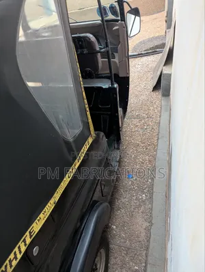 Bajaj RE 2025 Black