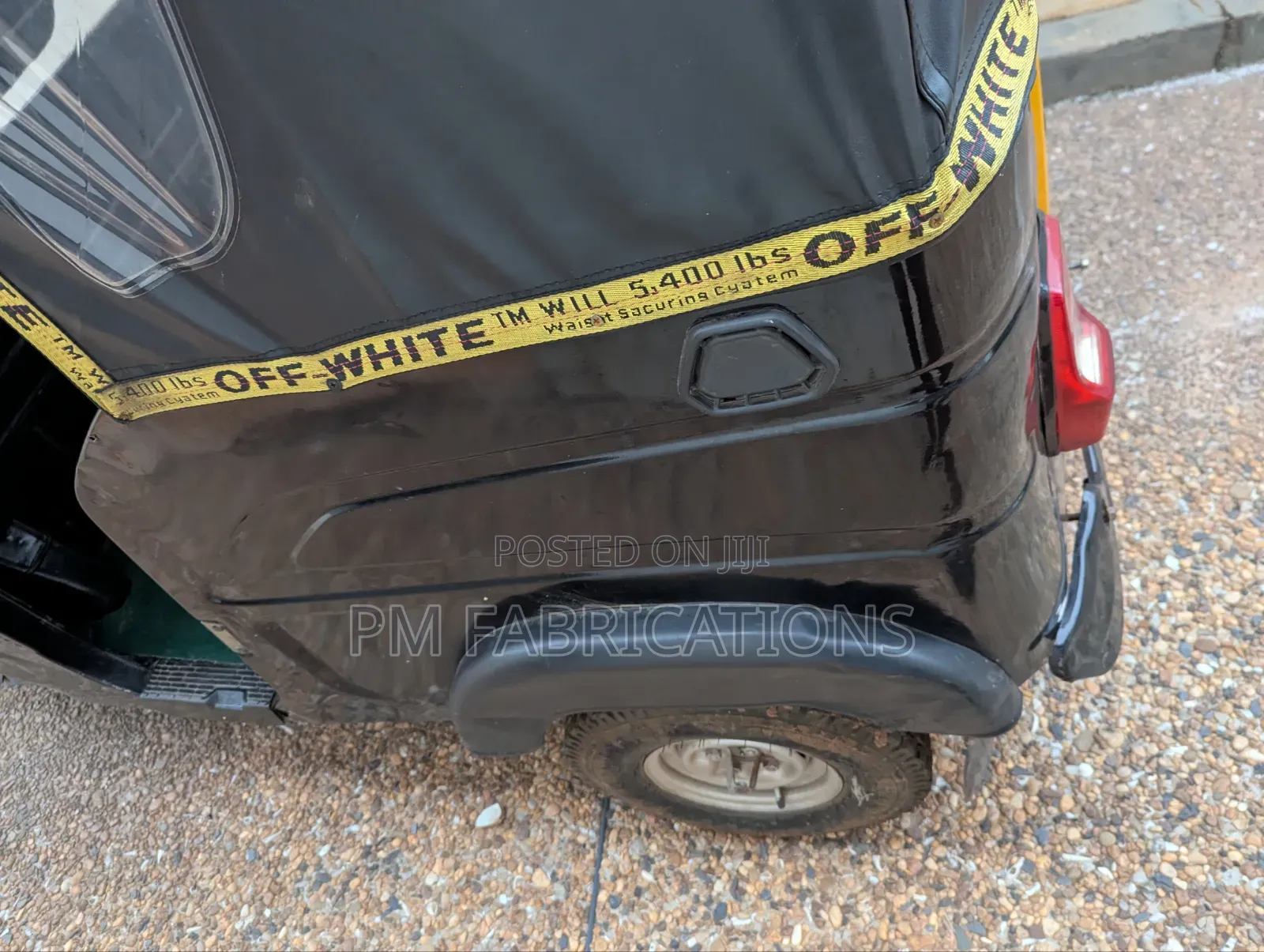 Bajaj RE 2025 Black