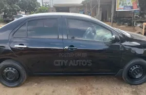 Toyota Yaris 2010 Black