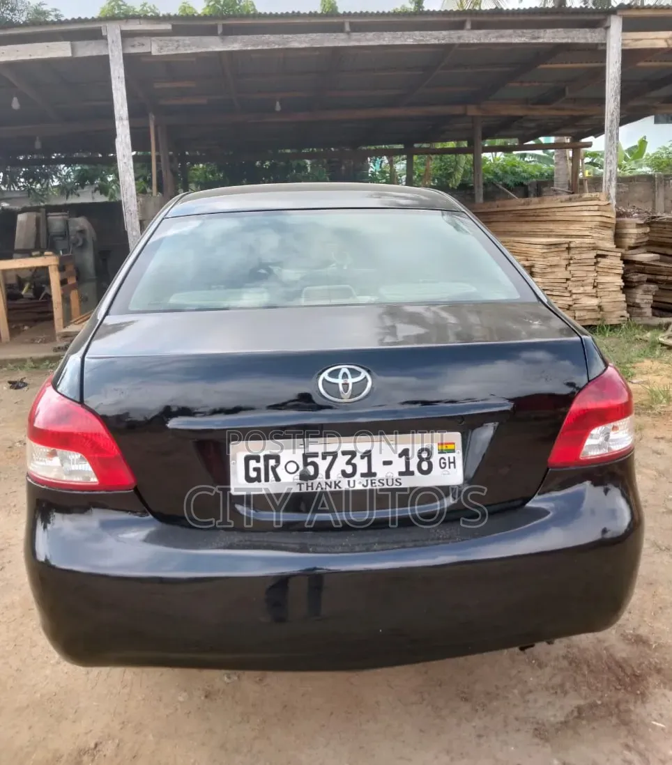 Toyota Yaris 2010 Black