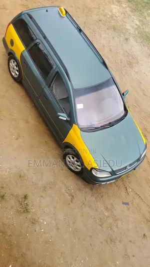 Opel Astra 2022 Green