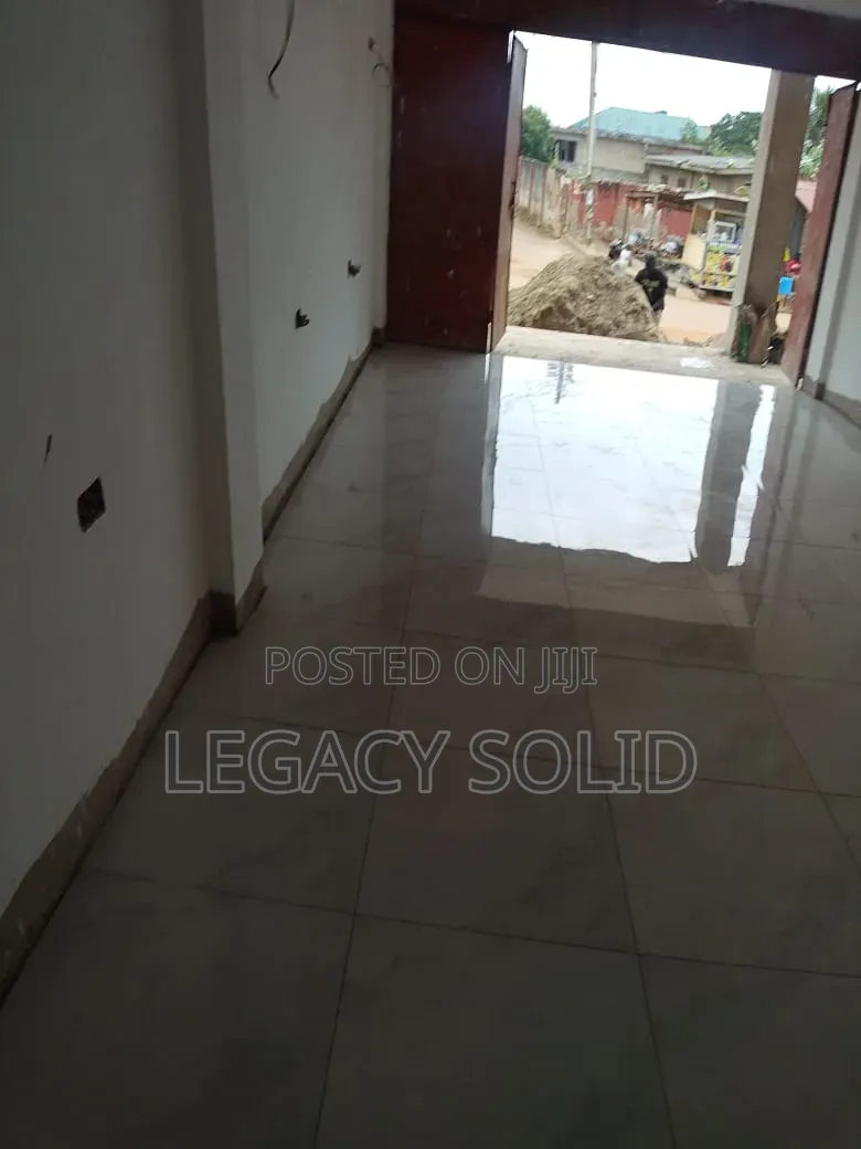 Single Shop to Let