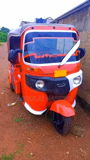 Bajaj RE 2026 Red