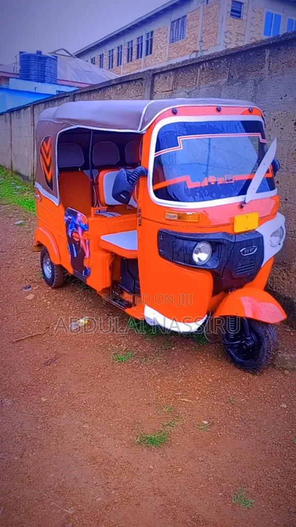 Bajaj RE 2026 Red