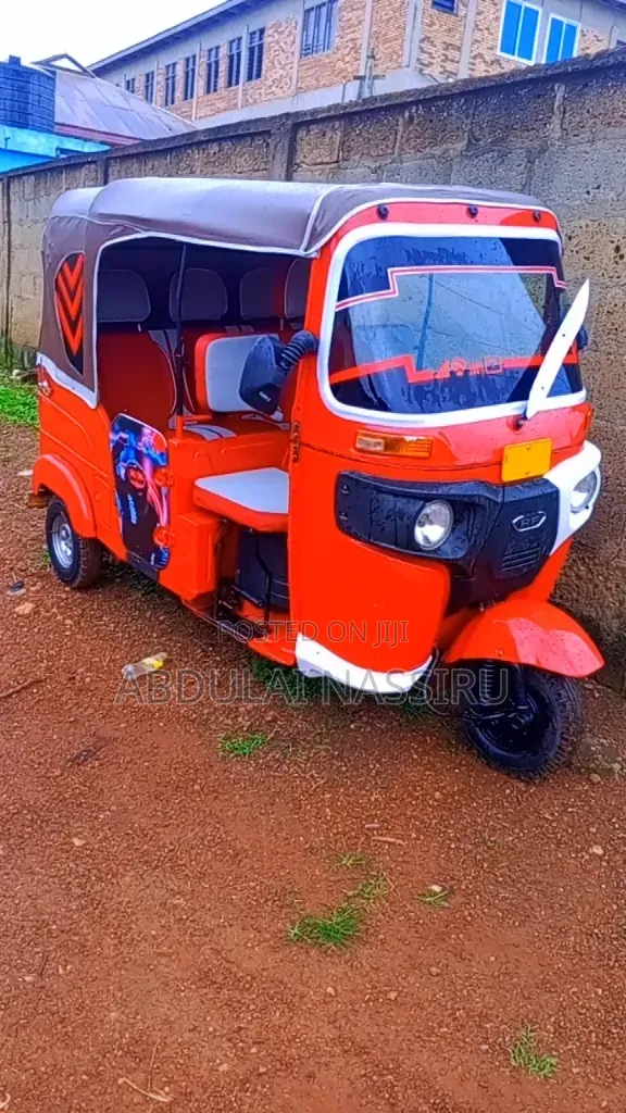 Bajaj RE 2026 Red