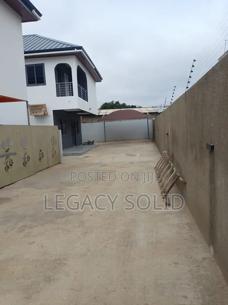 4bdrm Duplex in Legacy Solid Real, Tsui-Bleoo for sale