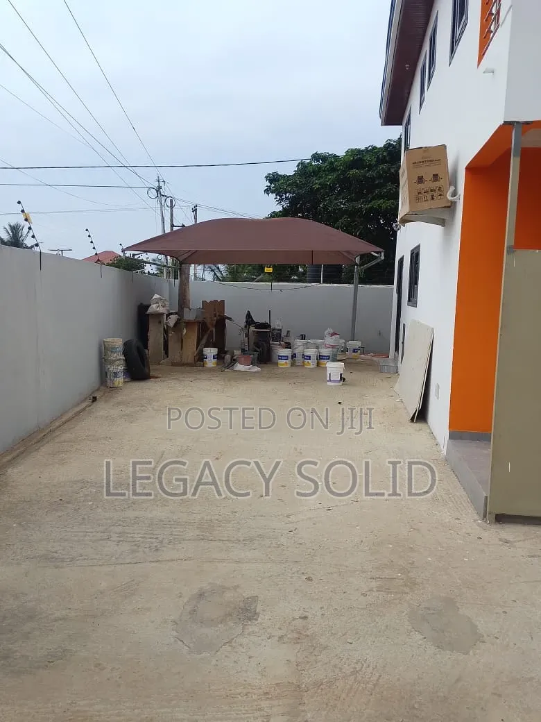 4bdrm Duplex in Legacy Solid Real, Tsui-Bleoo for sale