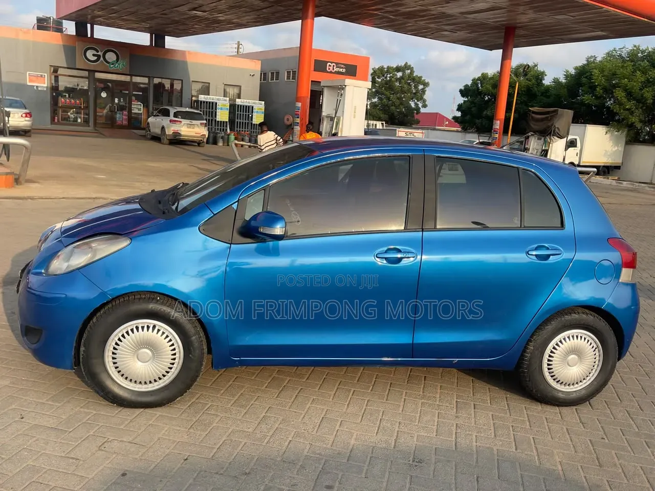 Toyota Vitz 2010 Blue