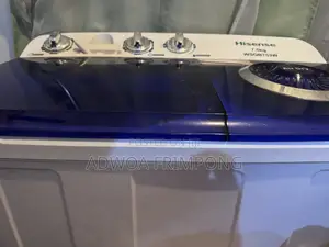 Slightly Used Hisense 7.5kg Twin Tub Washing Machine.