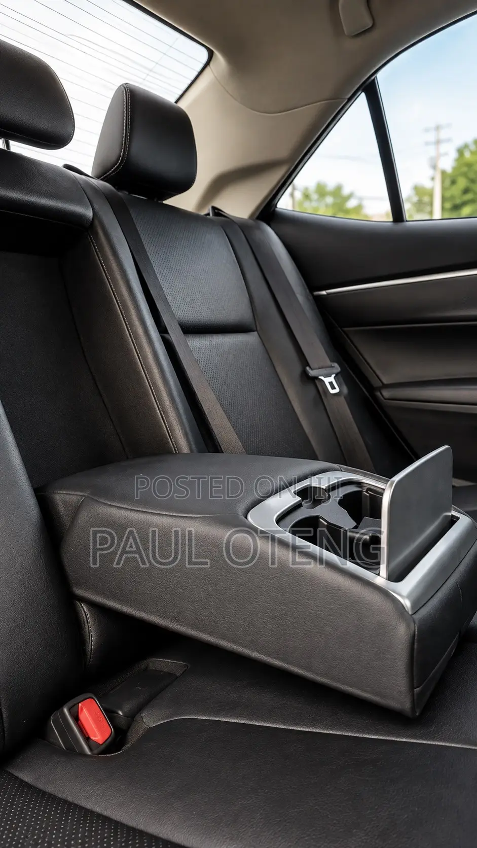 Toyota Corolla XLE (1.8L 4cyl 2A) 2019 Silver