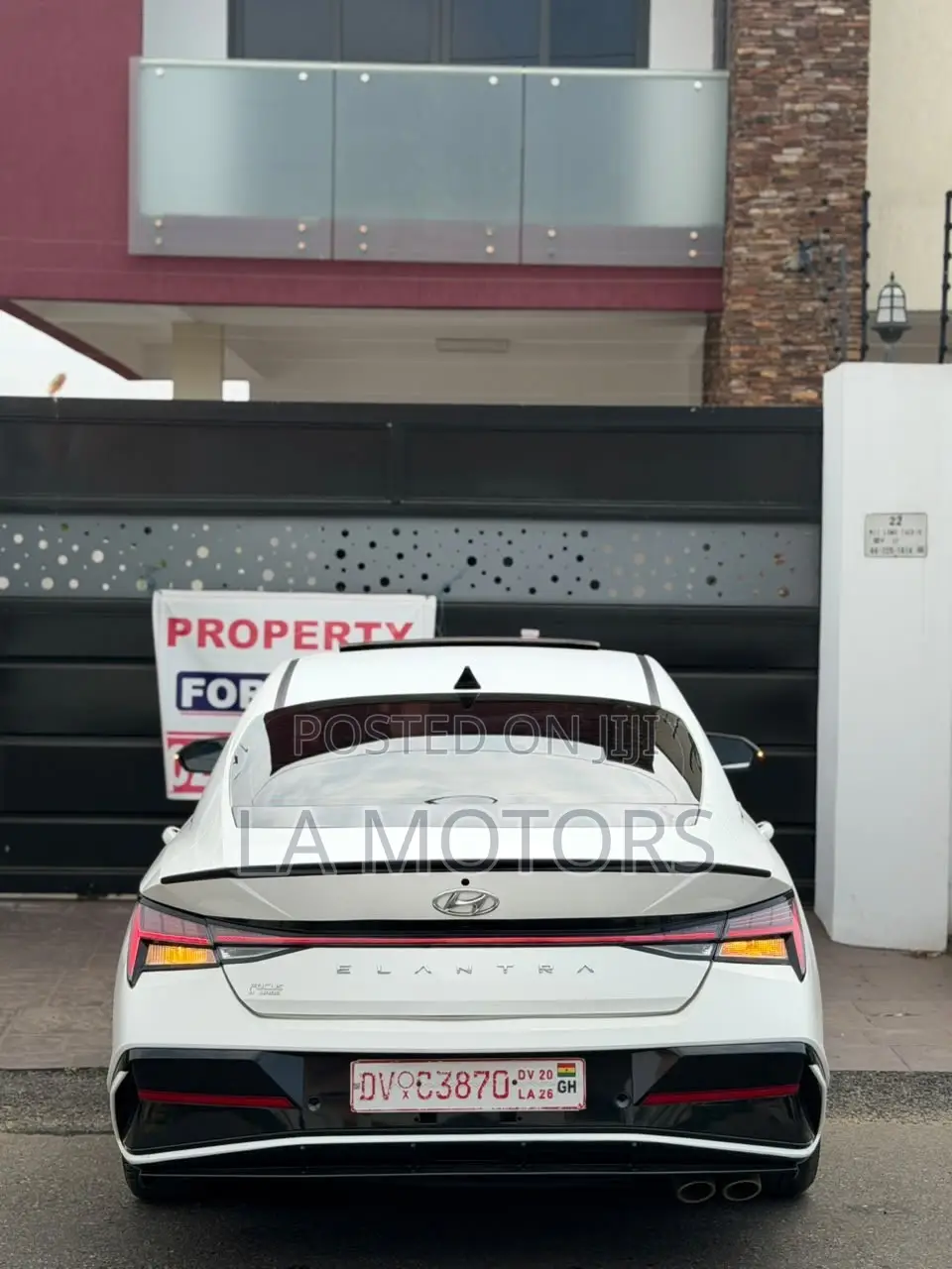 Hyundai Elantra 2022 White