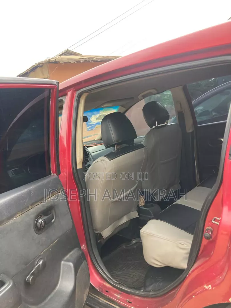 Nissan Versa 2010 Red