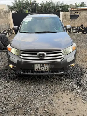 Toyota Highlander Limited 3.5l 4WD 2013 Gray