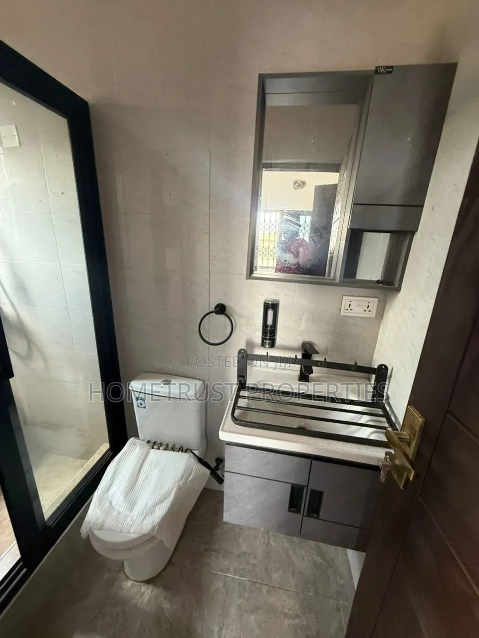 2bdrm Apartment in Ablekuma Curve, Pentecost for rent