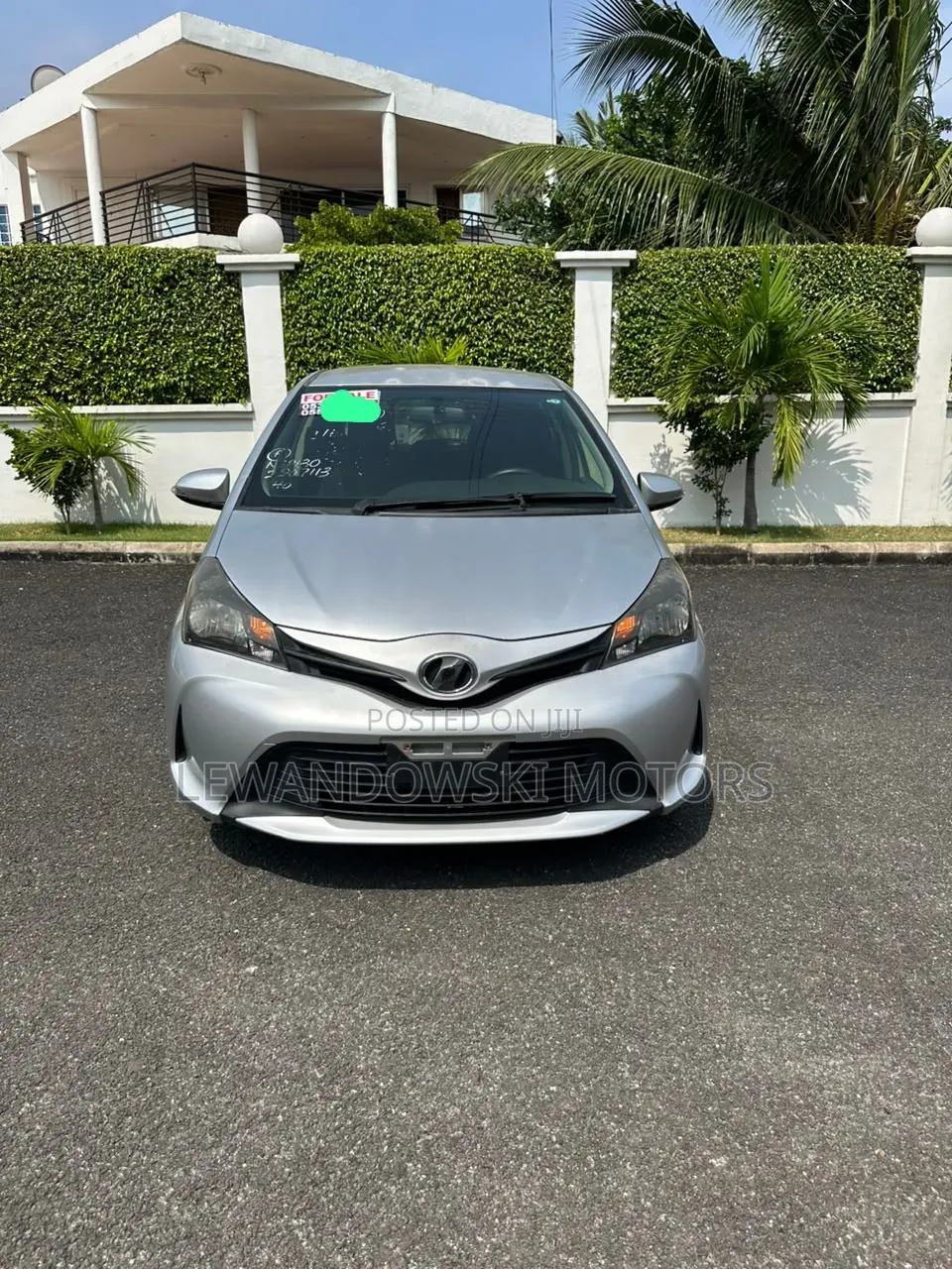 Toyota Vitz 2015 Silver