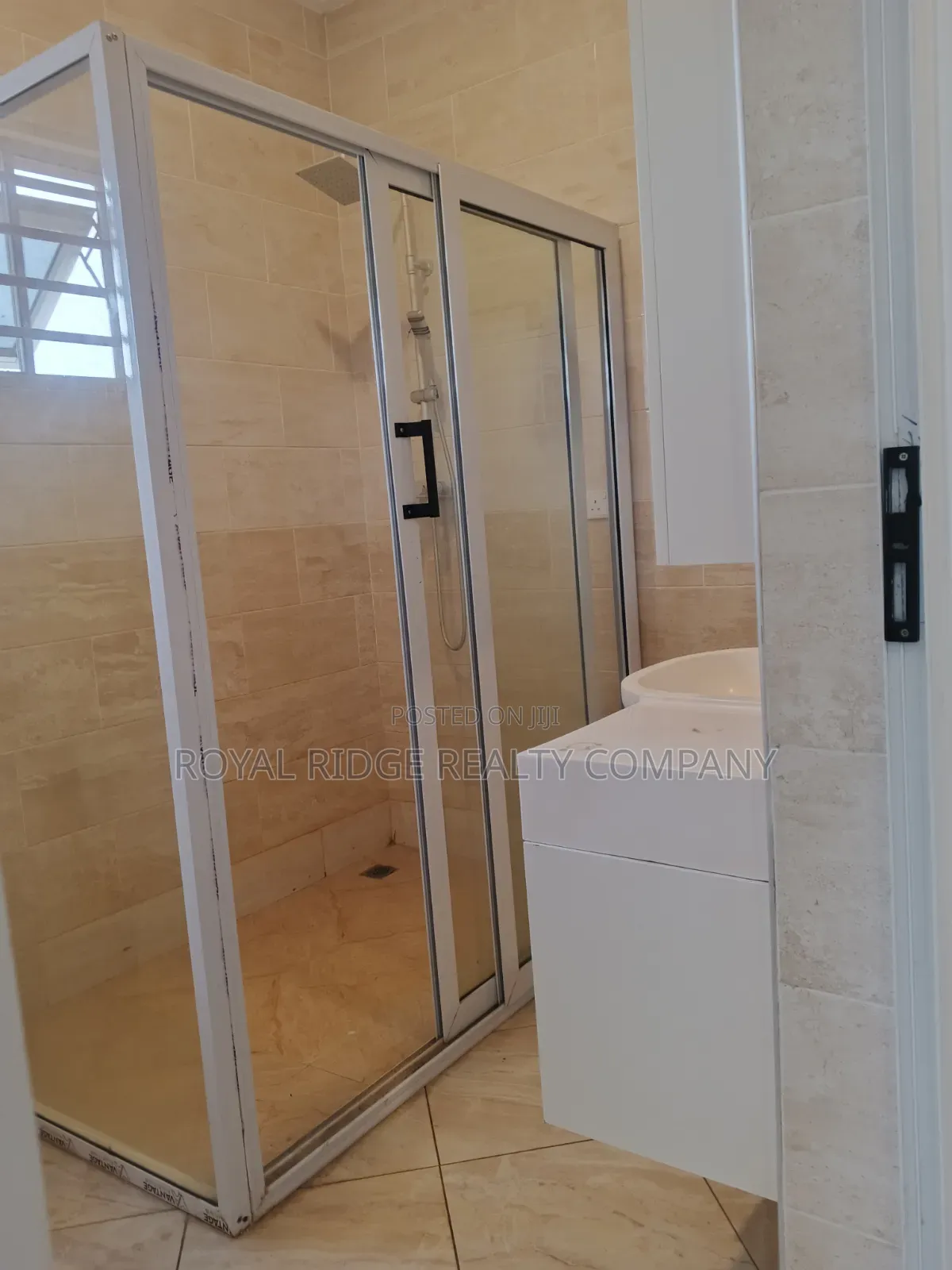 4bdrm House in Lakeside Community 1, Accra Metropolitan for rent