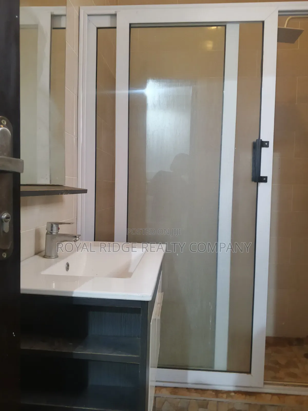 4bdrm House in Lakeside Community 1, Accra Metropolitan for rent