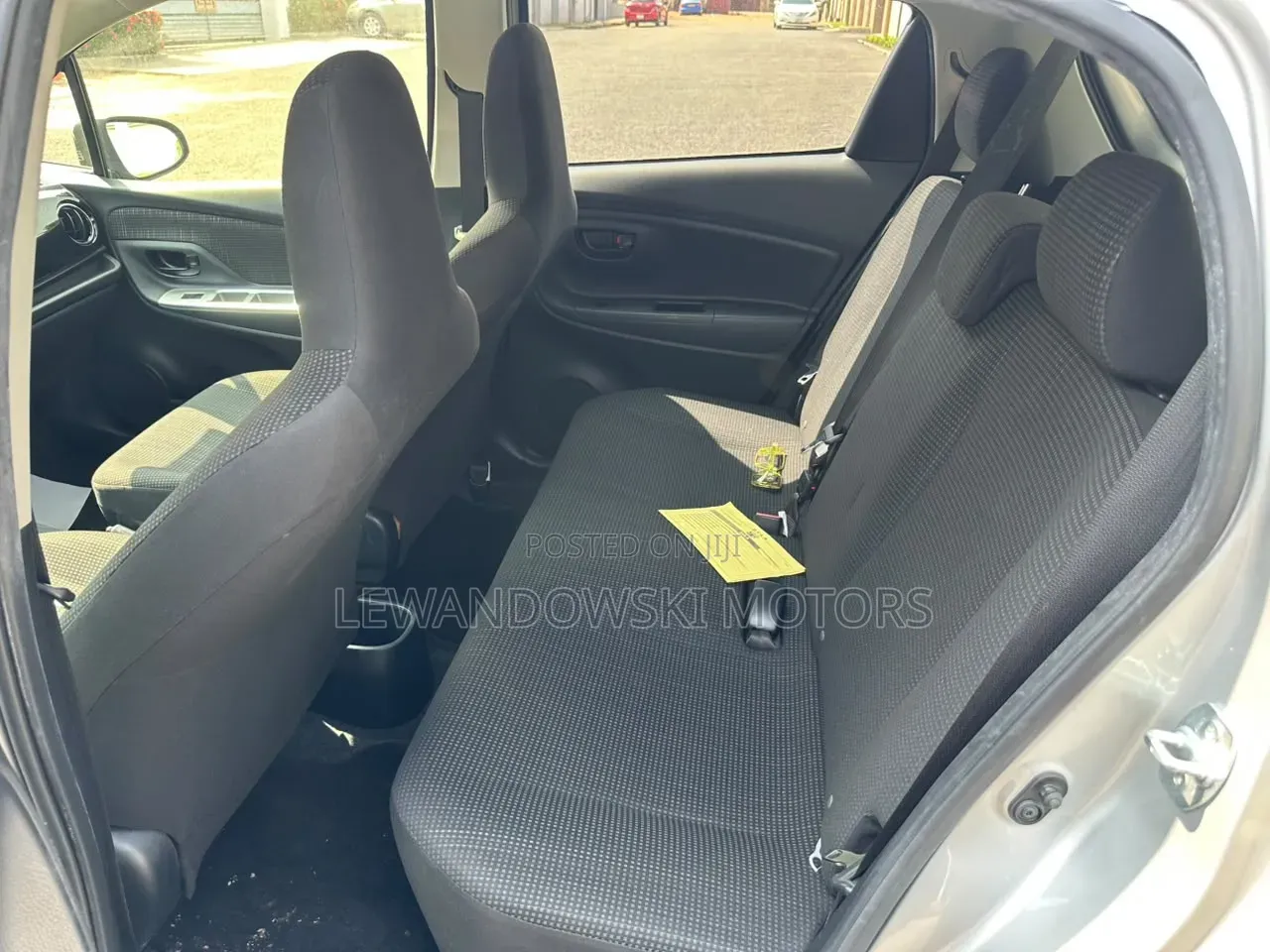 Toyota Vitz 2015 Silver