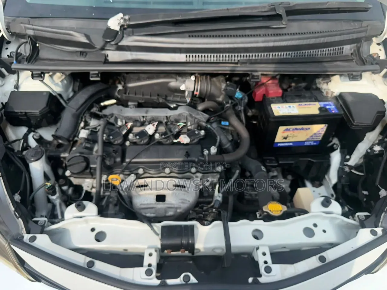 Toyota Vitz 2015 Silver