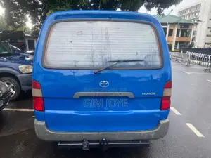 Toyota HiAce 2006 Blue