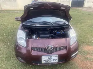 Toyota Vitz 1.3 AWD 3dr 2010 Pearl