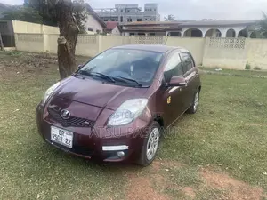 Toyota Vitz 1.3 AWD 3dr 2010 Pearl