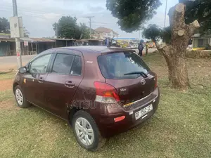 Toyota Vitz 1.3 AWD 3dr 2010 Pearl