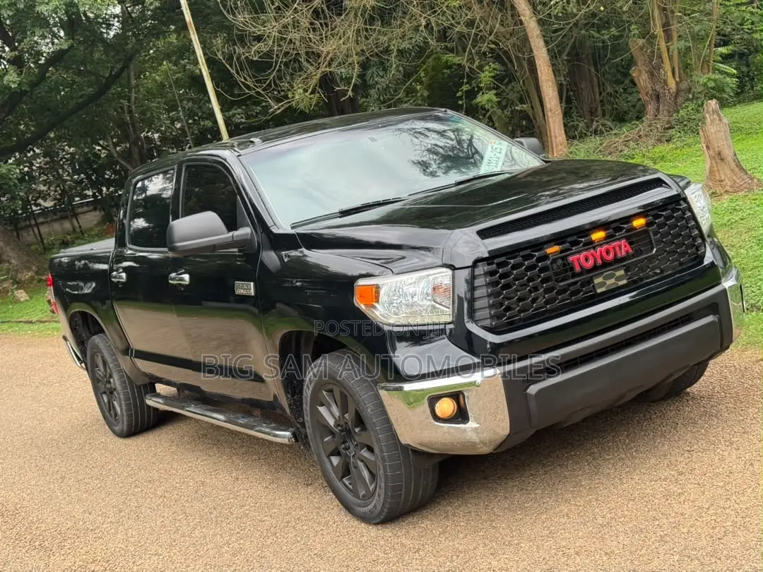 Toyota Tundra 2015 Black