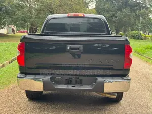 Toyota Tundra 2015 Black