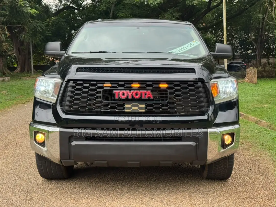 Toyota Tundra 2015 Black