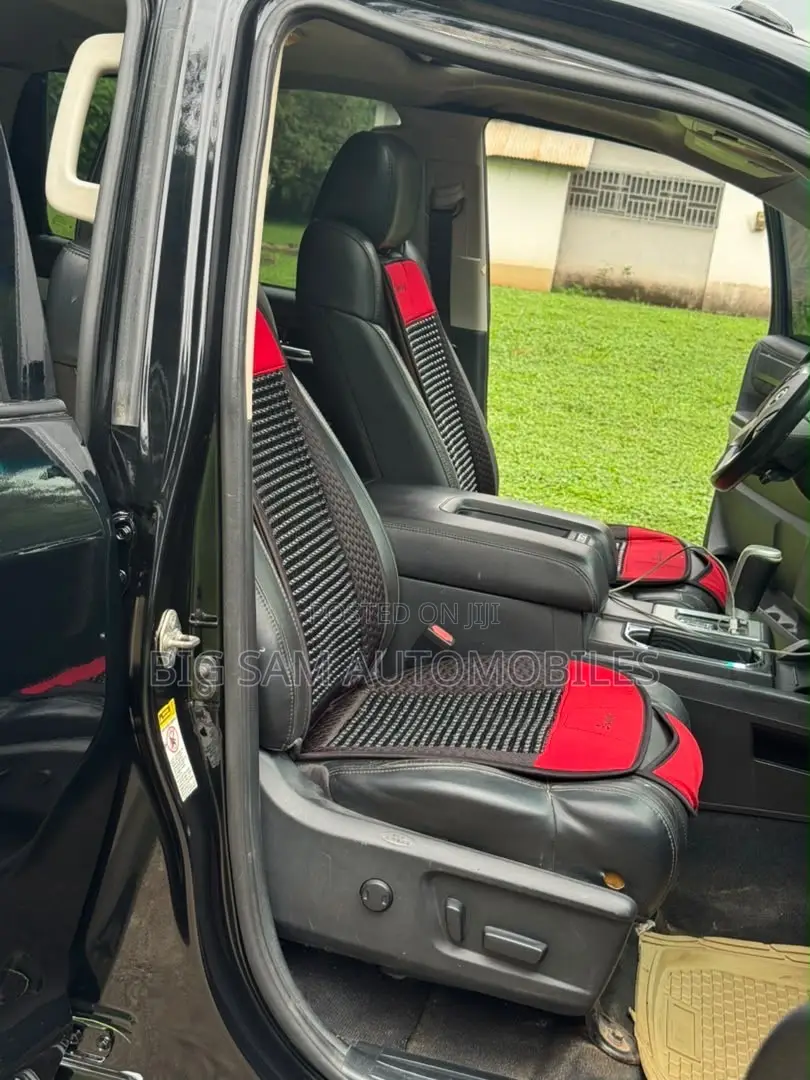 Toyota Tundra 2015 Black