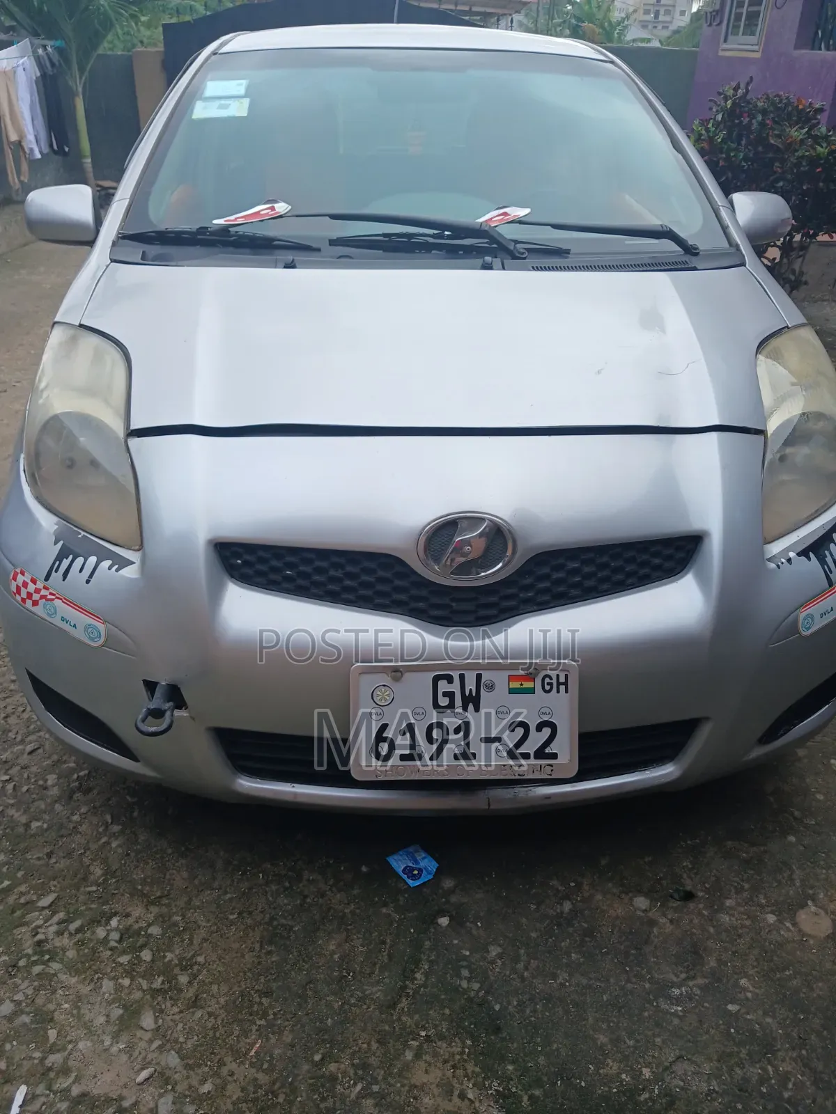 Toyota Vitz 2010 Silver
