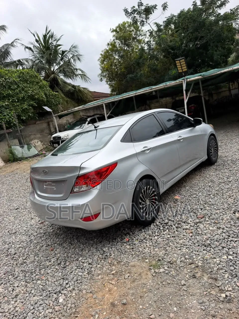 Hyundai Accent 2013 Silver
