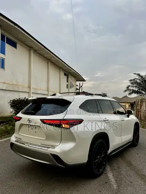 Toyota Highlander Platinum 2022 White