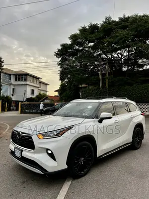Toyota Highlander Platinum 2022 White