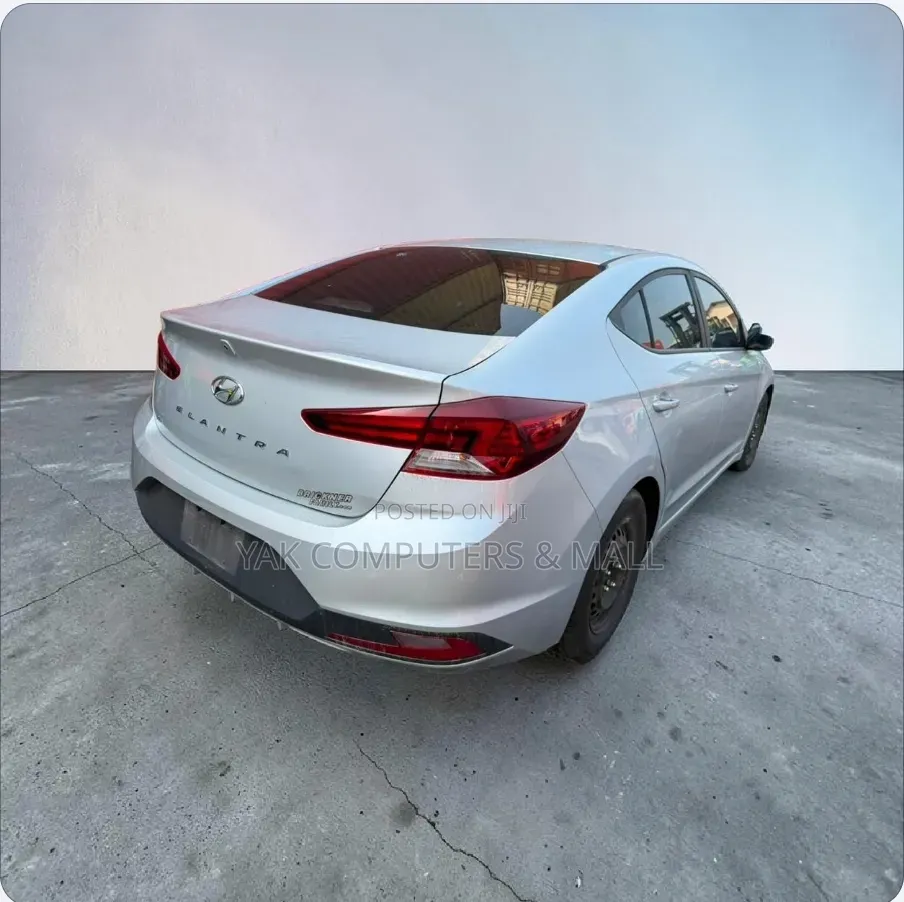 Hyundai Elantra SE 2019 Silver