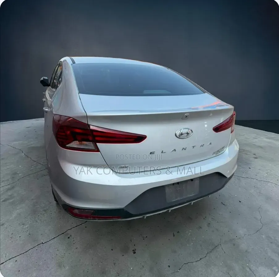 Hyundai Elantra SE 2019 Silver