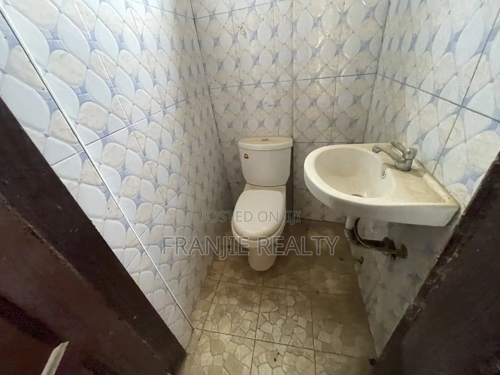 Double Store for Rent at Kasoa New Market