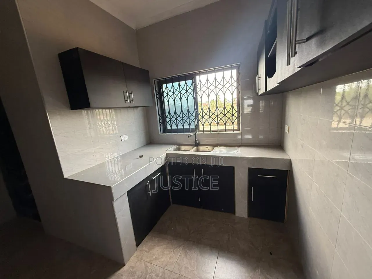 2bdrm Apartment in Ablekuma Curve, Olebu for rent